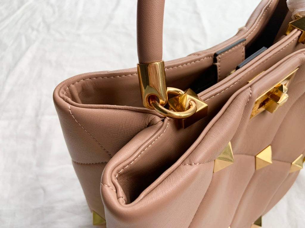 VALENTINO Rockstud Bucket Bag – Large