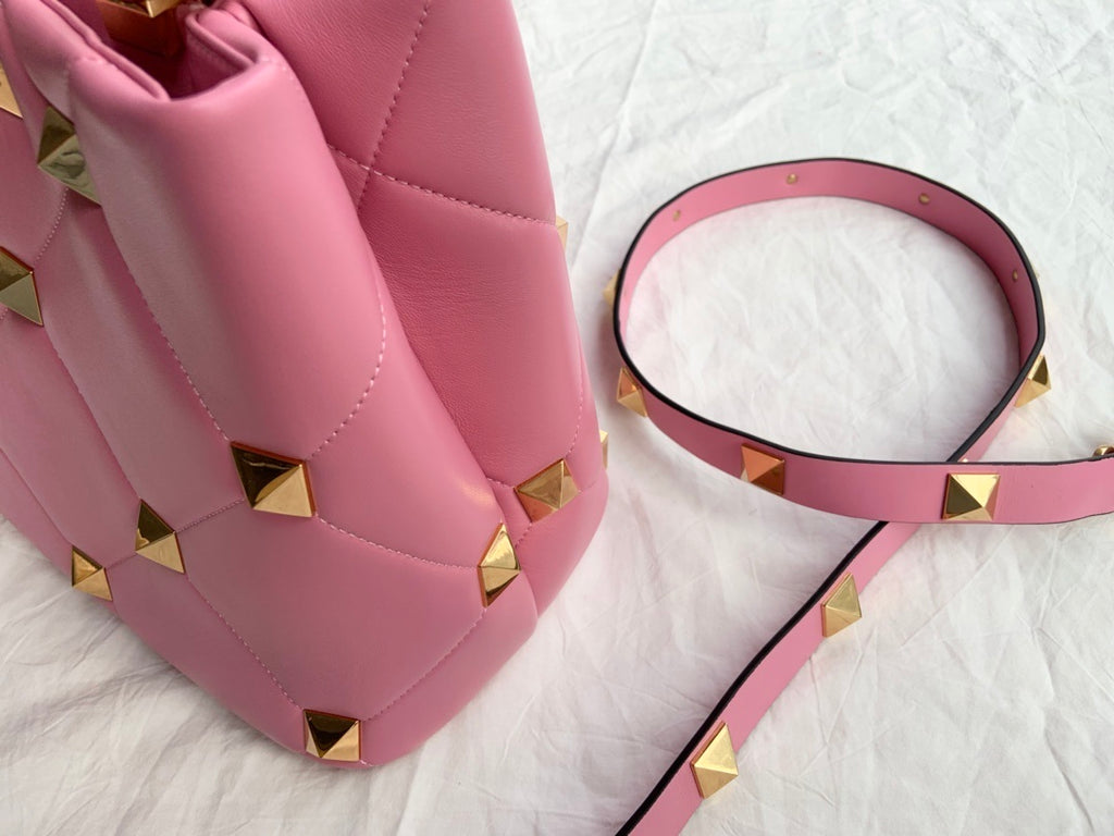 VALENTINO Rockstud Bucket Bag – Large