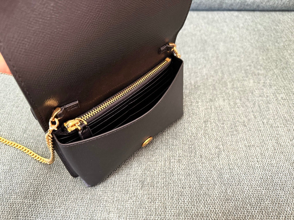 VALENTINO Garavani VRing Chain Wallet