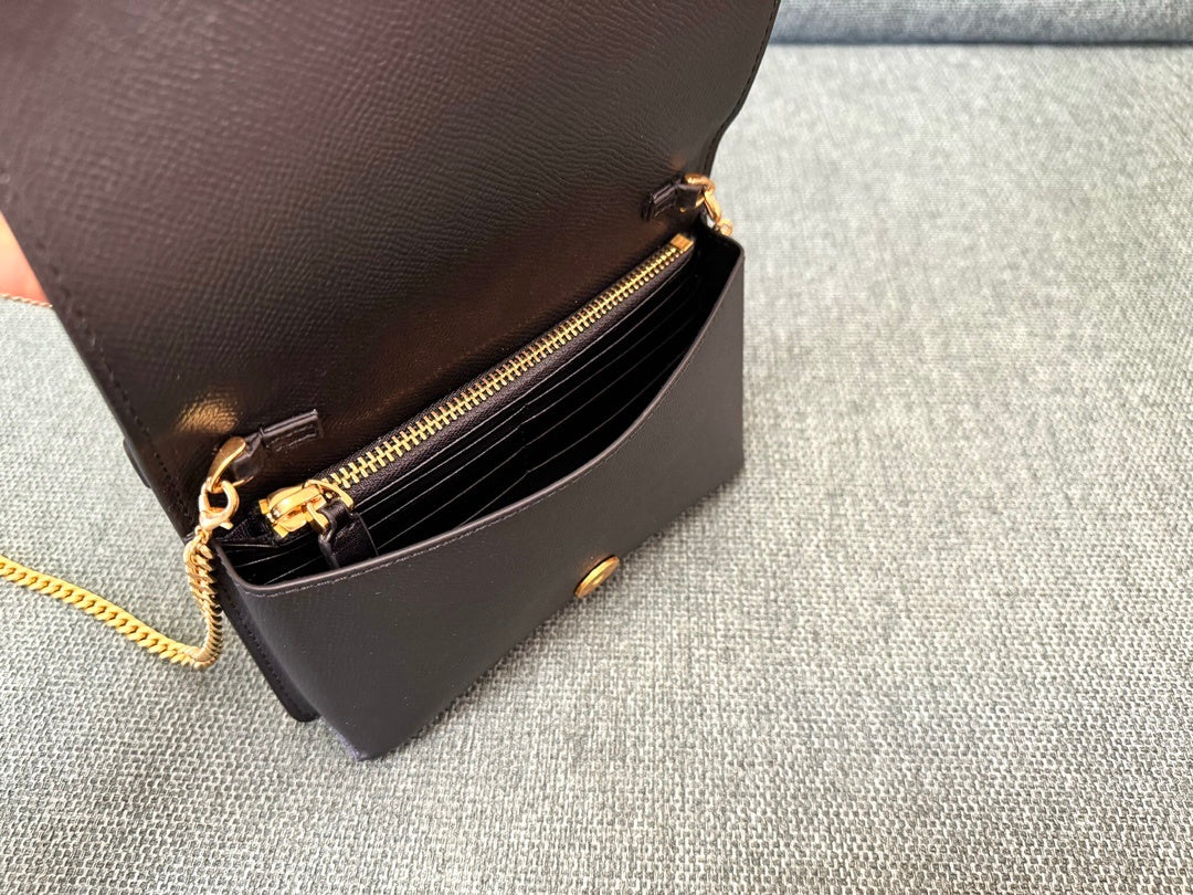 VALENTINO Garavani VRing Chain Wallet