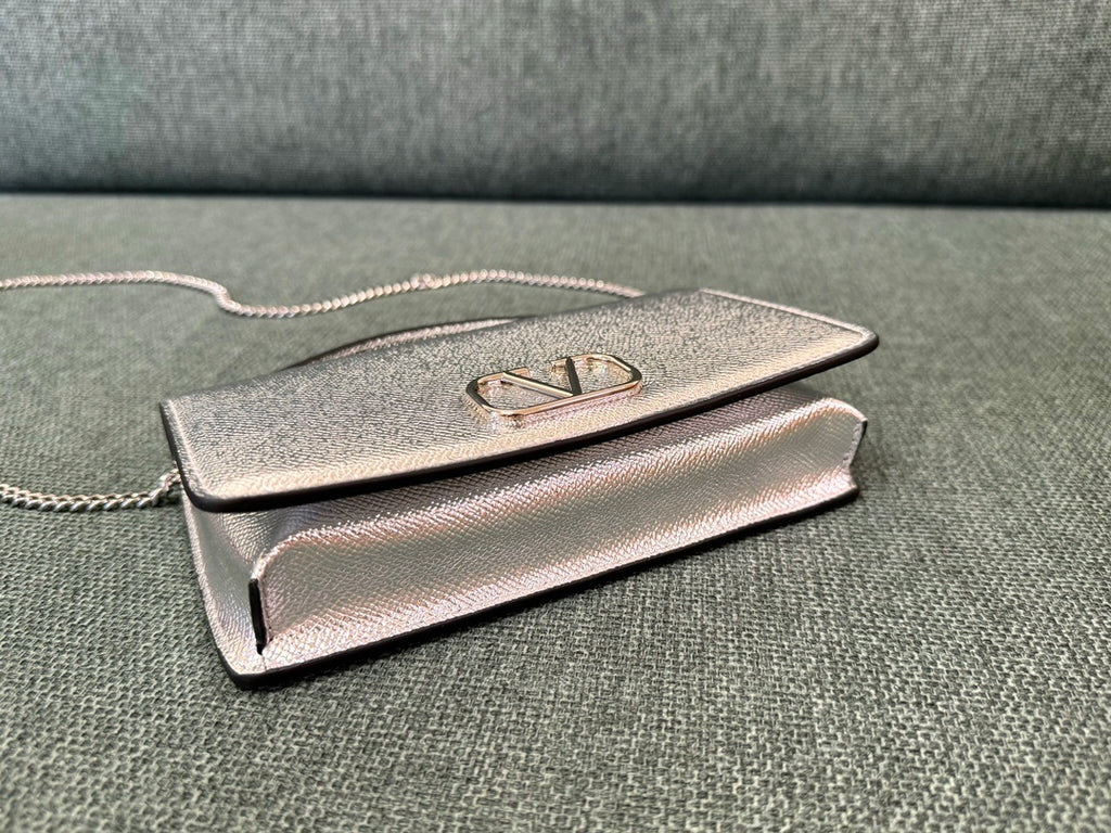VALENTINO Garavani VRing Chain Wallet