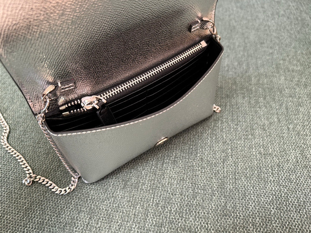 VALENTINO Garavani VRing Chain Wallet