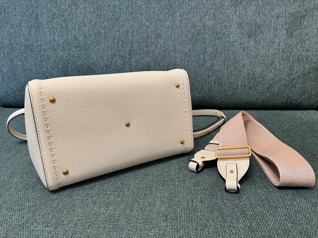 VALENTINO VLogo Signature Calfskin Handbag