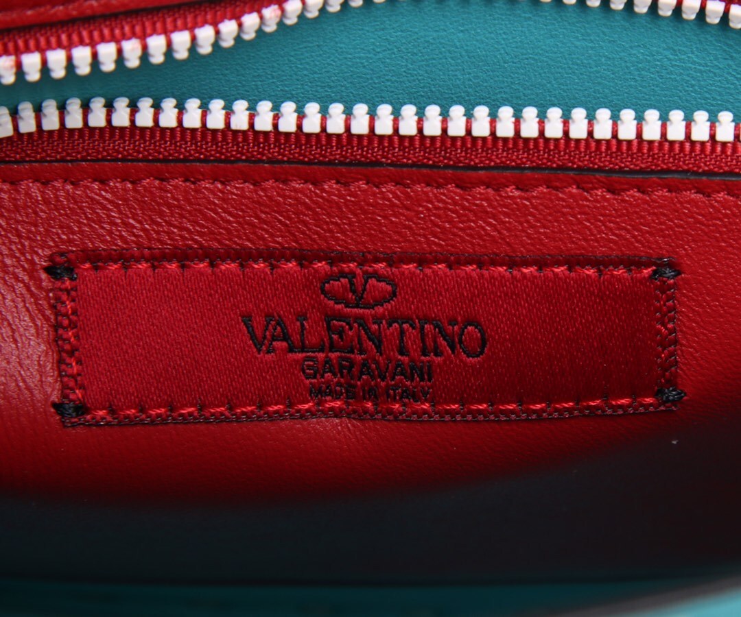 VALENTINO Garavani Rockstud Spike Handbag
