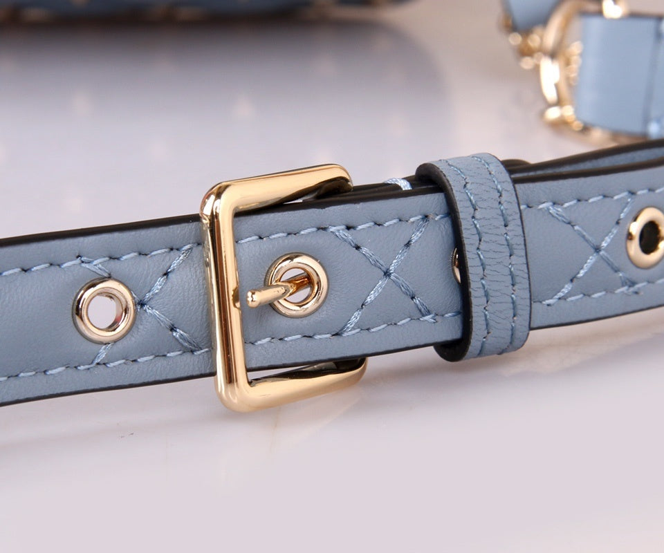 VALENTINO Garavani Rockstud Spike Box Bag