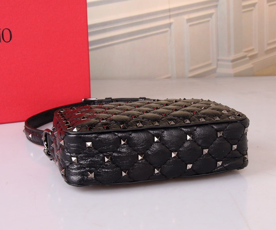 VALENTINO Garavani Rockstud Spike Box Bag
