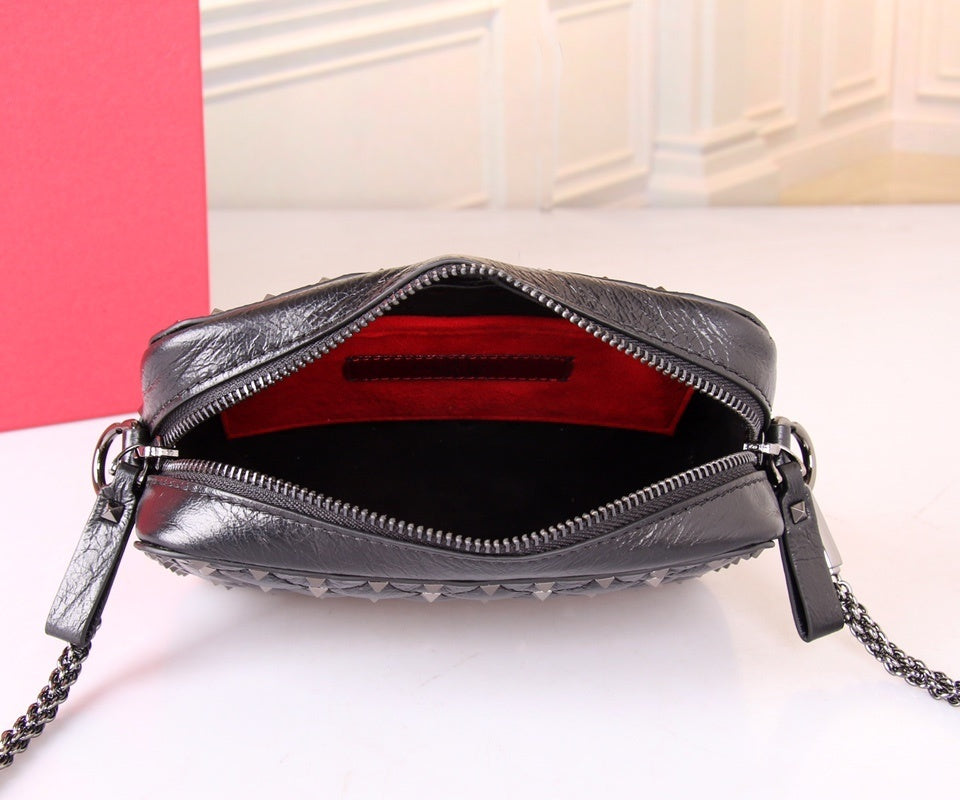 VALENTINO Garavani Rockstud Spike Box Bag