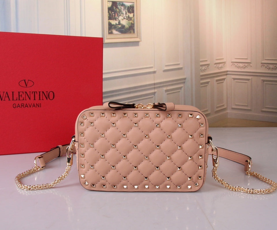 VALENTINO Garavani Rockstud Spike Box Bag