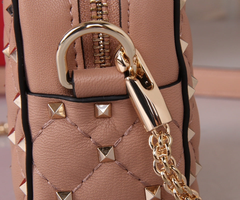 VALENTINO Garavani Rockstud Spike Box Bag