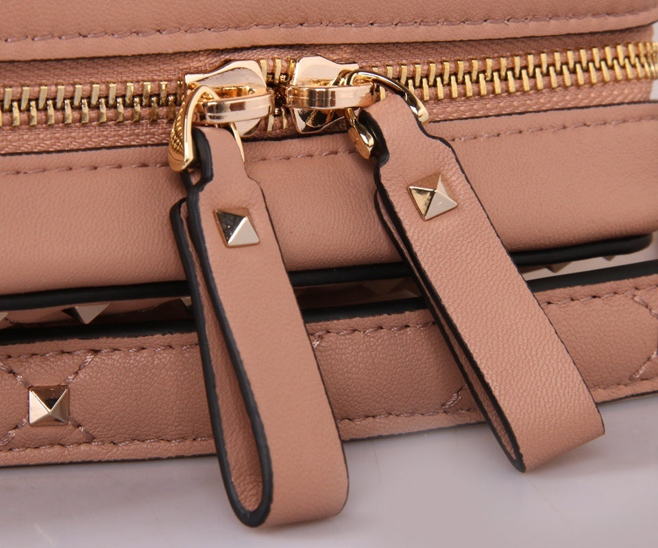VALENTINO Garavani Rockstud Spike Box Bag