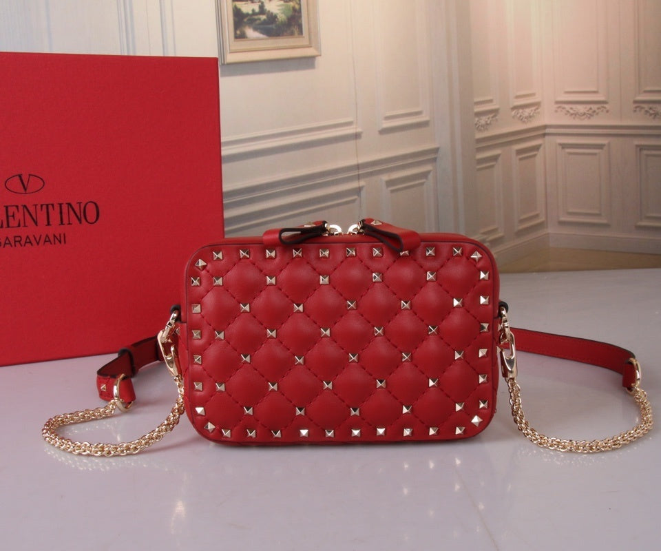 VALENTINO Garavani Rockstud Spike Box Bag