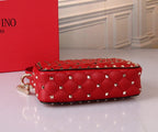 VALENTINO Garavani Rockstud Spike Box Bag