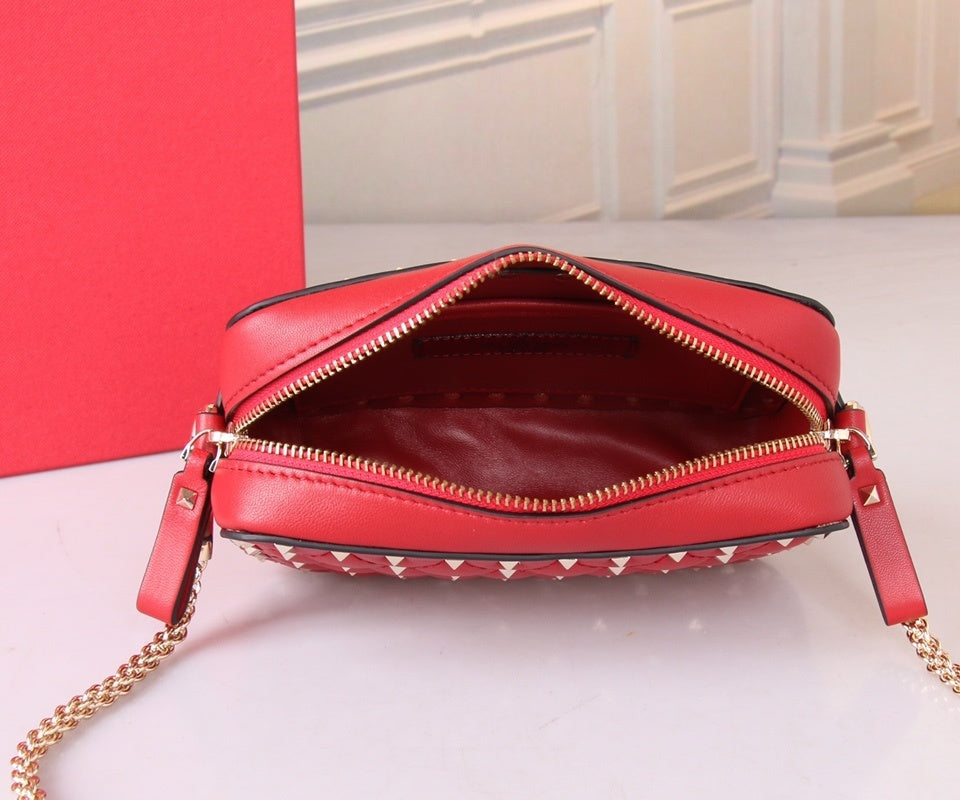 VALENTINO Garavani Rockstud Spike Box Bag