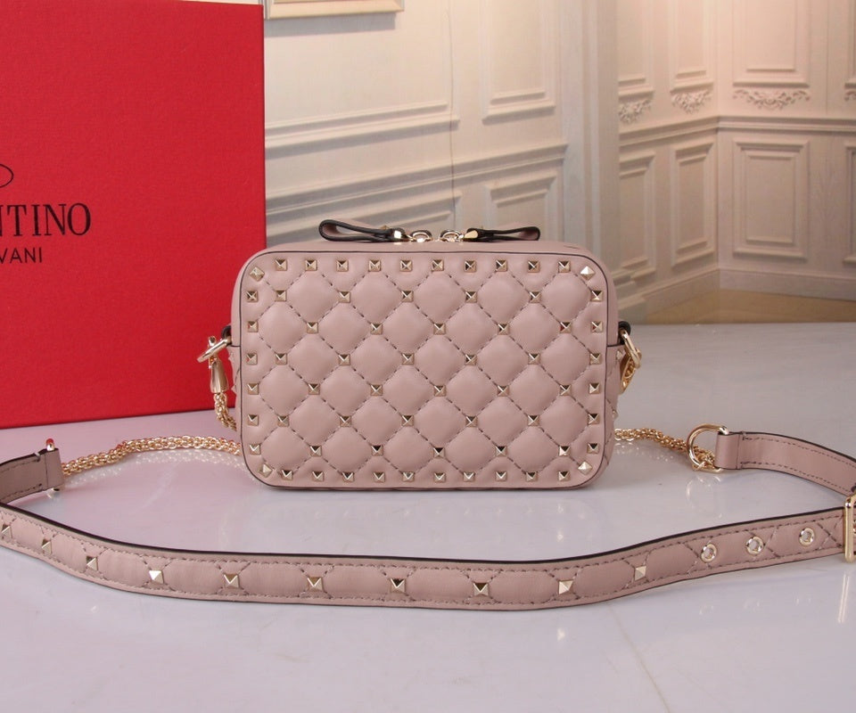 VALENTINO Garavani Rockstud Spike Box Bag