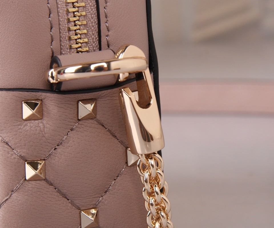 VALENTINO Garavani Rockstud Spike Box Bag