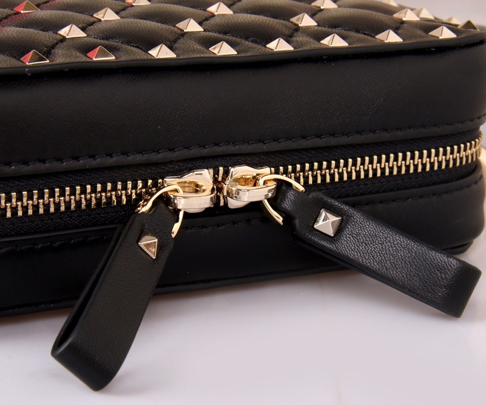 VALENTINO Garavani Rockstud Spike Box Bag