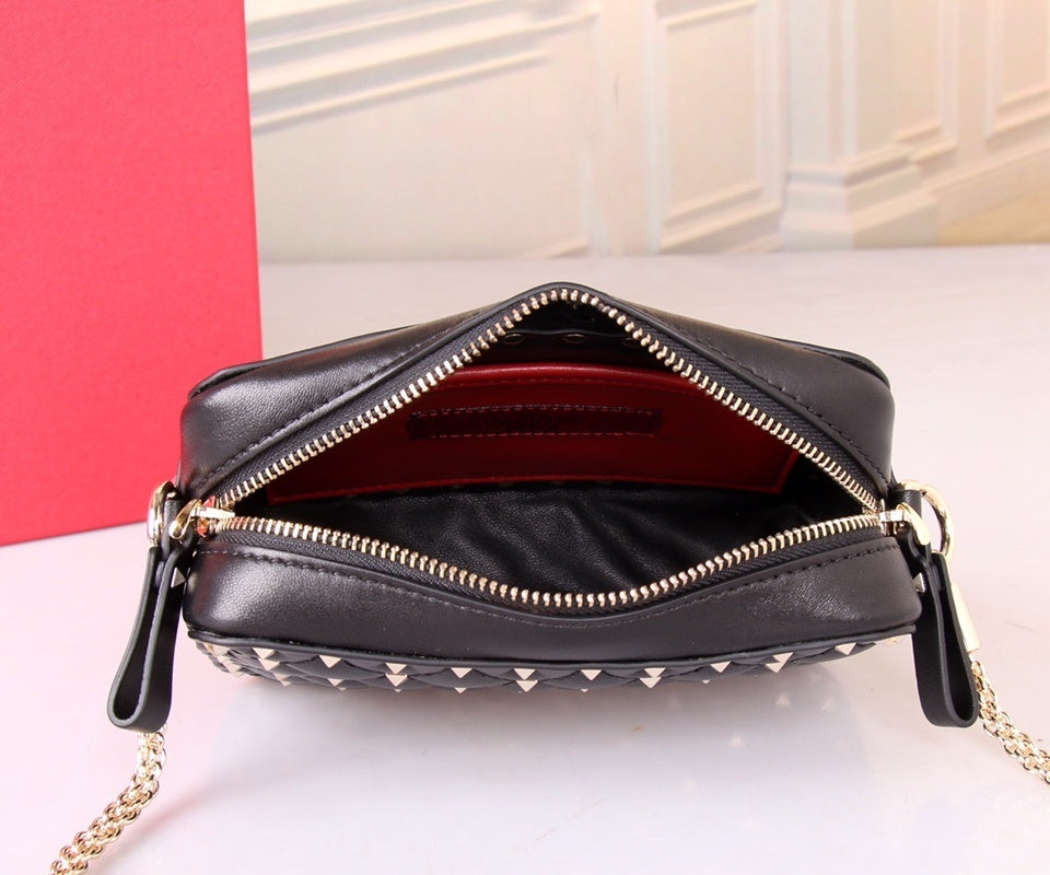 VALENTINO Garavani Rockstud Spike Box Bag