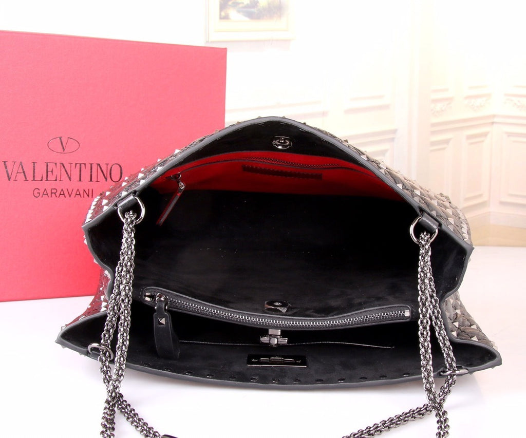VALENTINO Garavani Rockstud Spike Quilted Shoulder Bag
