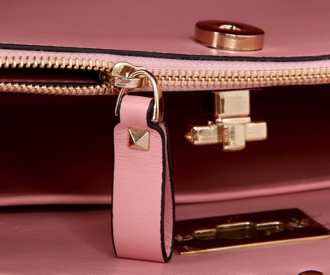 VALENTINO Garavani Rockstud Spike Quilted Shoulder Bag