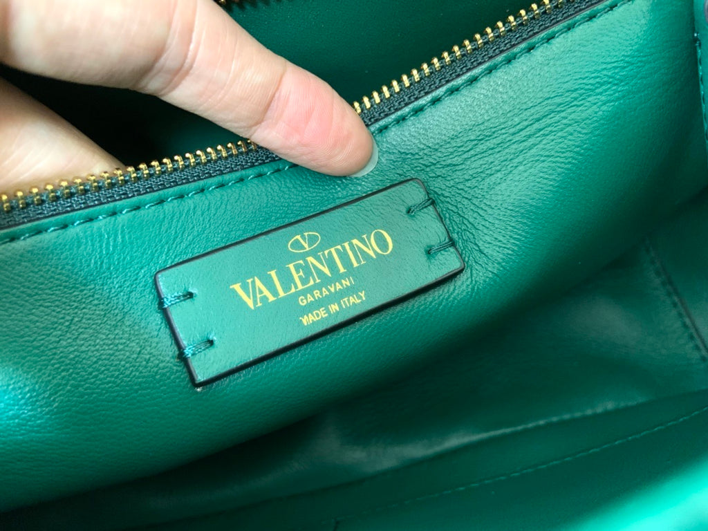 VALENTINO Garavani Roman Stud Lambskin Chain Bag