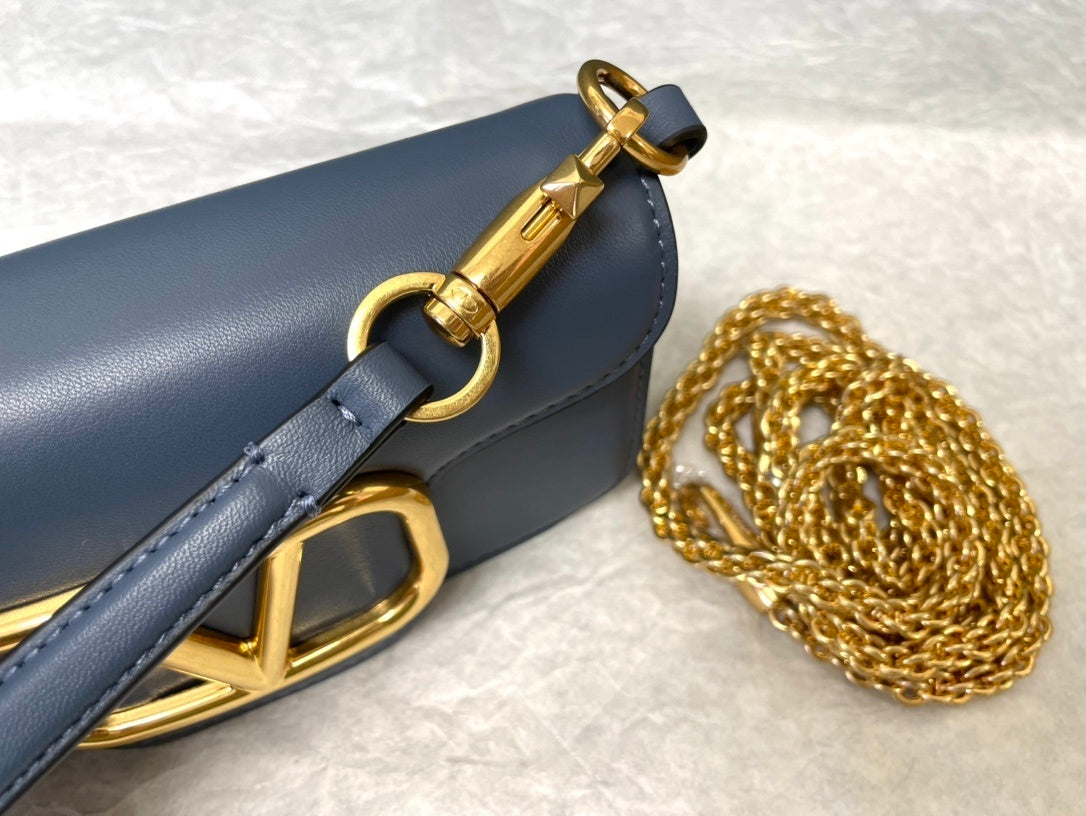 VALENTINO Garavani VLogo Signature Chain Wallet