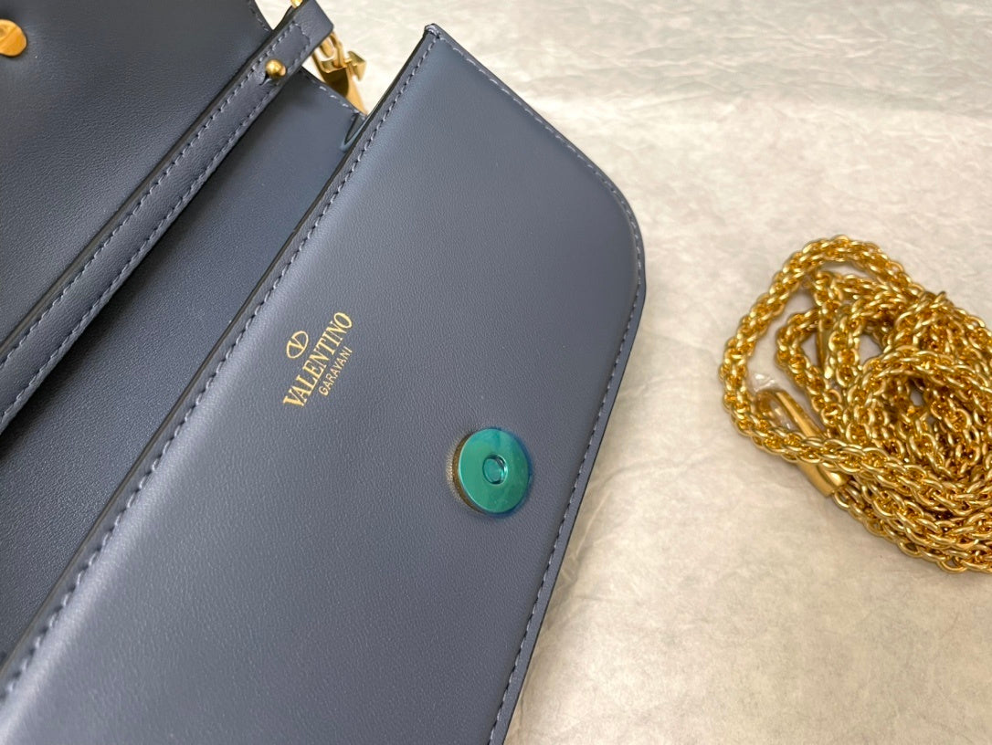 VALENTINO Garavani VLogo Signature Chain Wallet