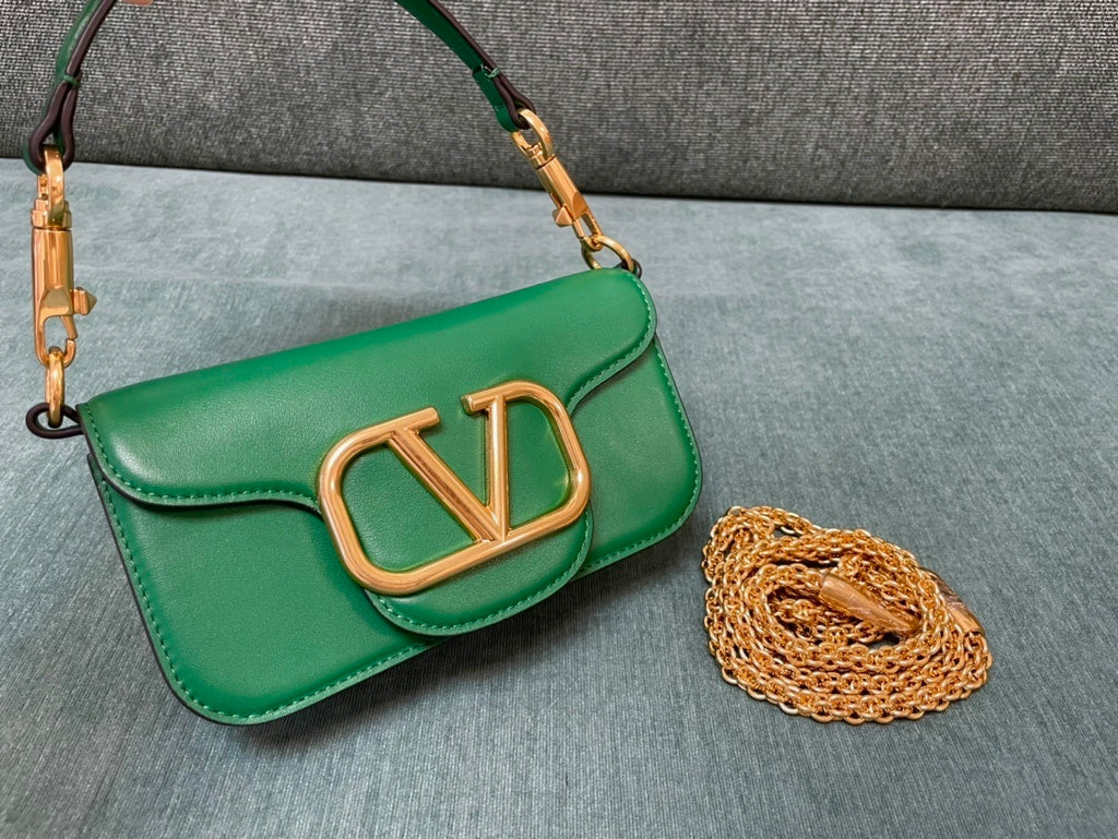 VALENTINO Garavani VLogo Signature Chain Wallet