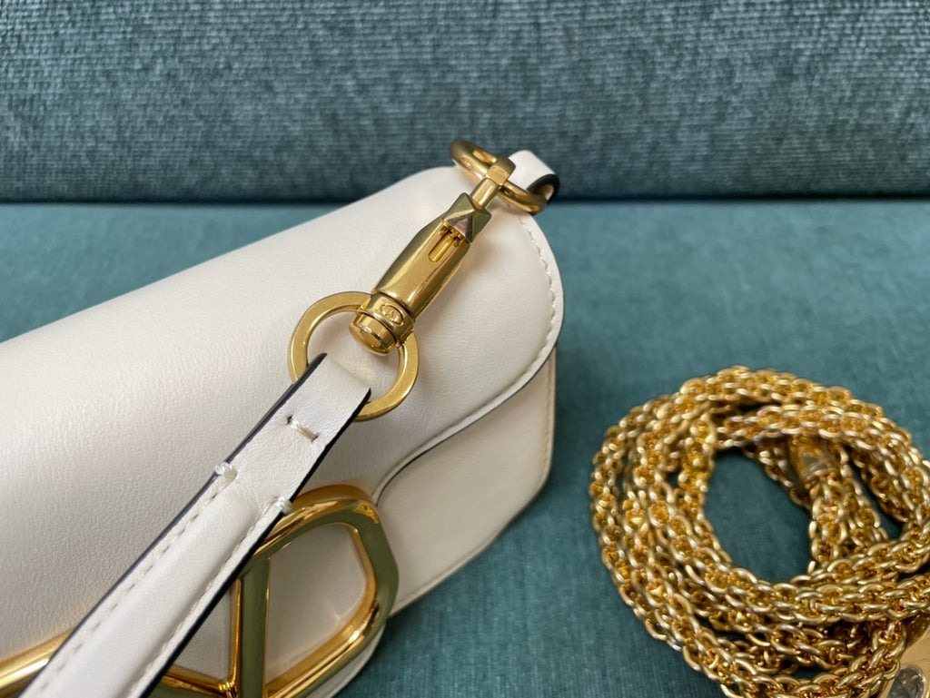 VALENTINO Garavani VLogo Signature Chain Wallet