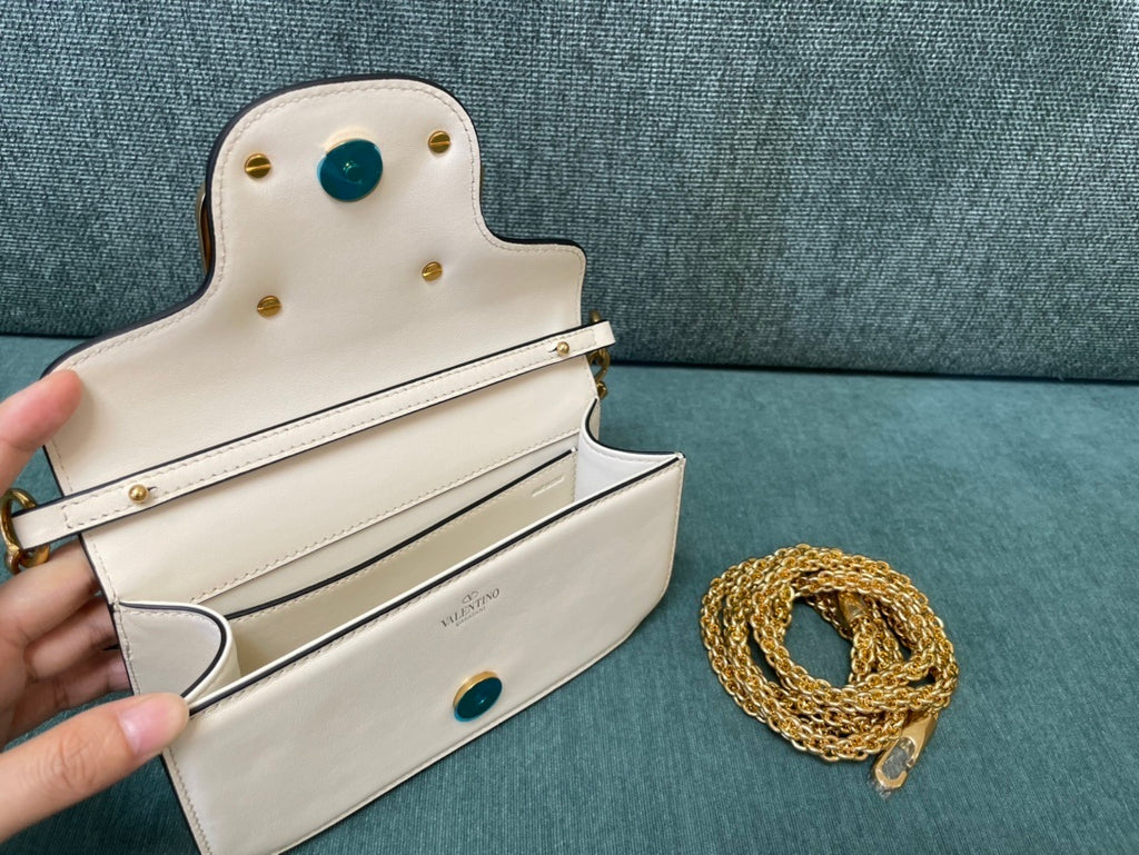 VALENTINO Garavani VLogo Signature Chain Wallet