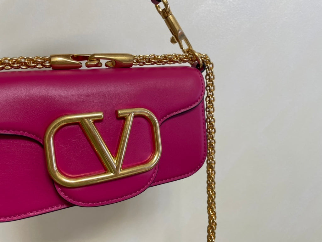 VALENTINO Garavani VLogo Signature Chain Wallet