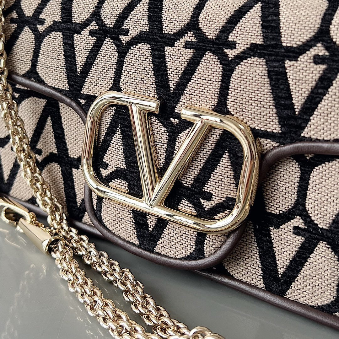 VALENTINO VLogo Signature Calfskin Shoulder Bag
