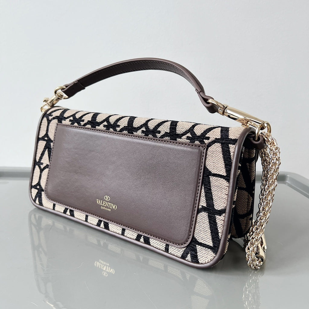 VALENTINO VLogo Signature Calfskin Shoulder Bag