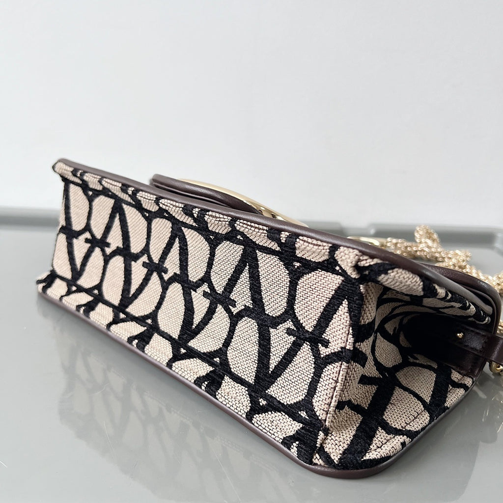 VALENTINO VLogo Signature Calfskin Shoulder Bag