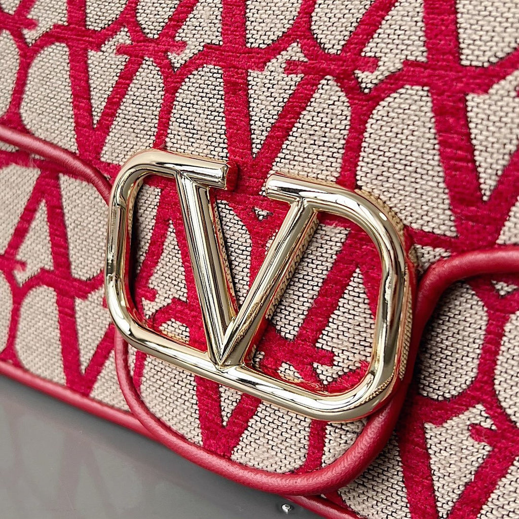 VALENTINO VLogo Signature Calfskin Shoulder Bag