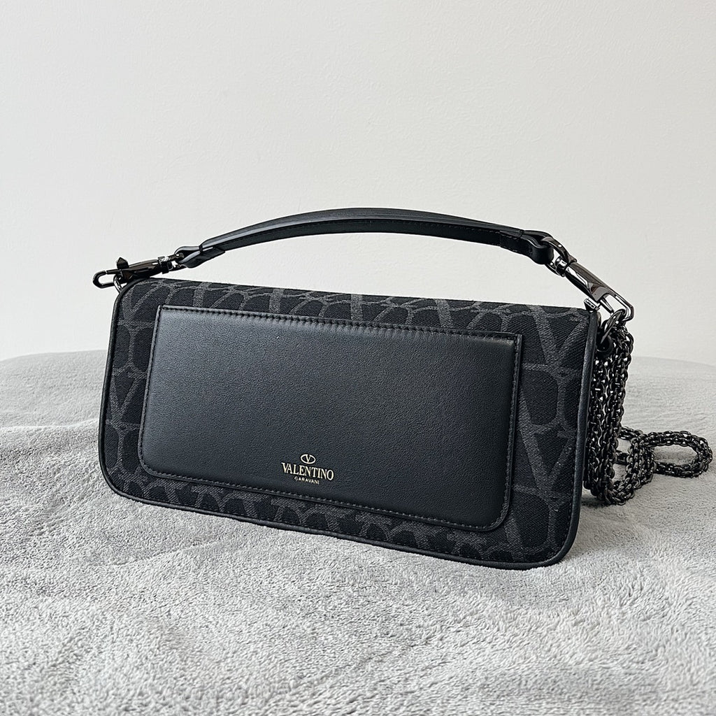 VALENTINO VLogo Signature Calfskin Shoulder Bag