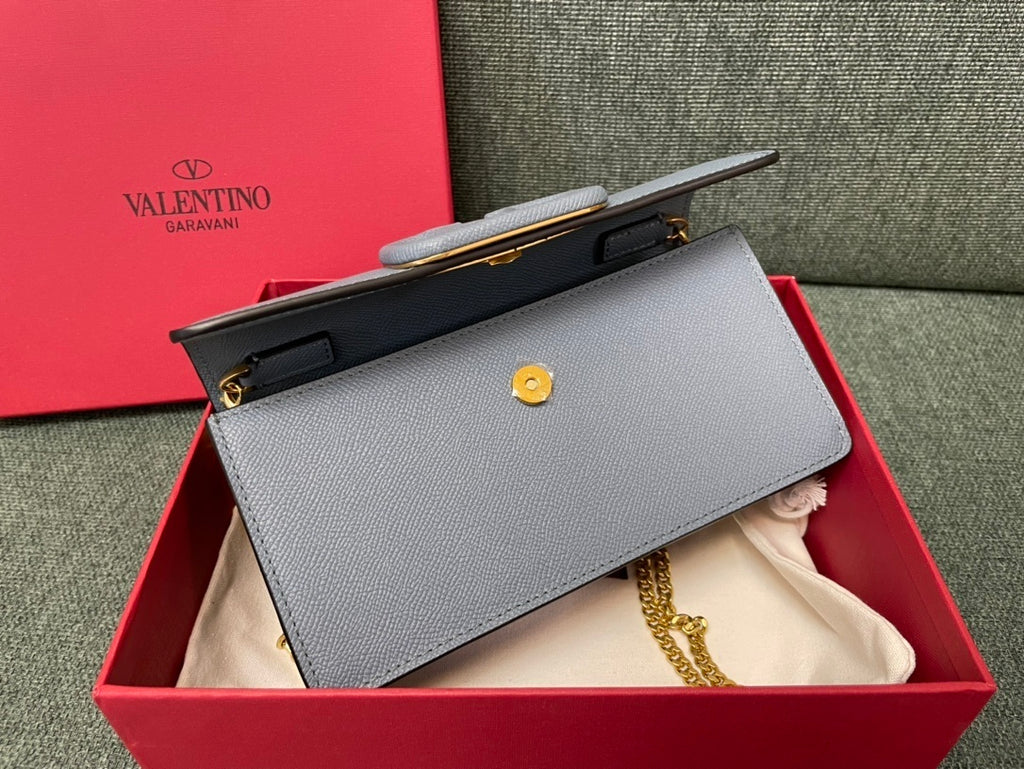 VALENTINO Garavani VLogo Signature Grained Calfskin Pouch