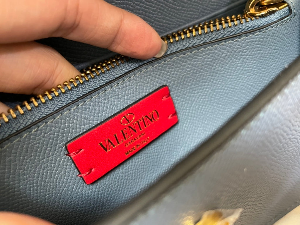 VALENTINO Garavani VLogo Signature Grained Calfskin Pouch