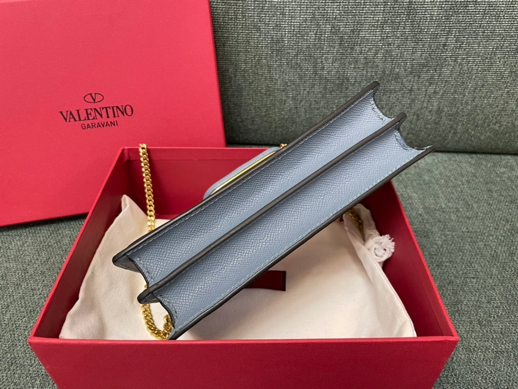 VALENTINO Garavani VLogo Signature Grained Calfskin Pouch