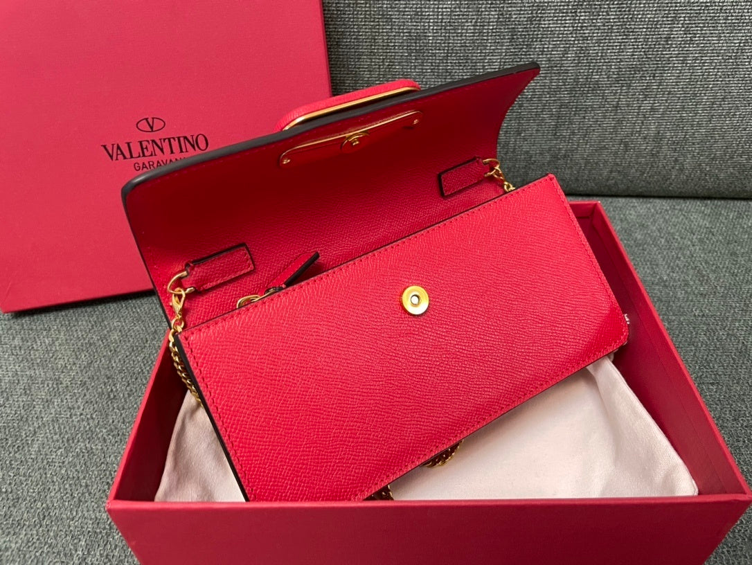 VALENTINO Garavani VLogo Signature Grained Calfskin Pouch