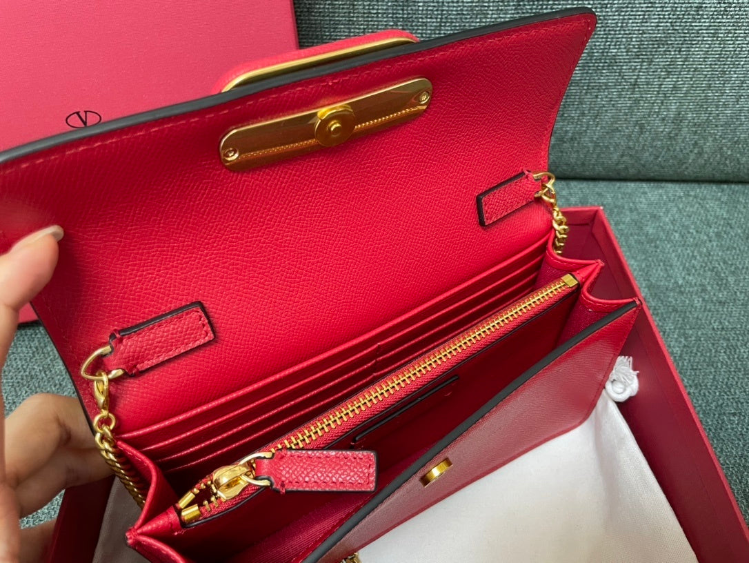 VALENTINO Garavani VLogo Signature Grained Calfskin Pouch