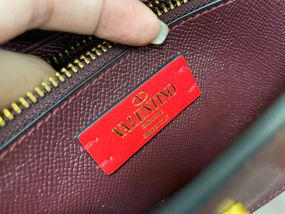 VALENTINO Garavani VLogo Signature Grained Calfskin Pouch