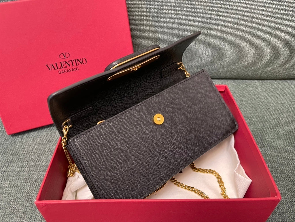 VALENTINO Garavani VLogo Signature Grained Calfskin Pouch