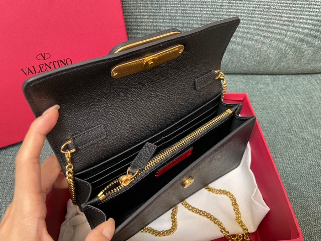 VALENTINO Garavani VLogo Signature Grained Calfskin Pouch