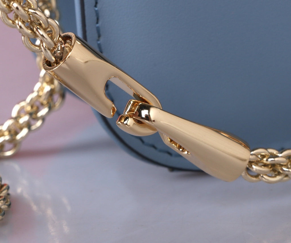 VALENTINO Classic Calfskin Chain Shoulder Bag
