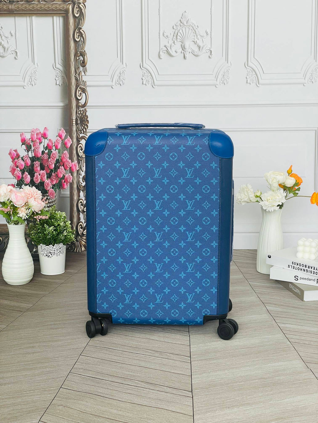LOUIS VUITTON Horizon Monogram Trolley