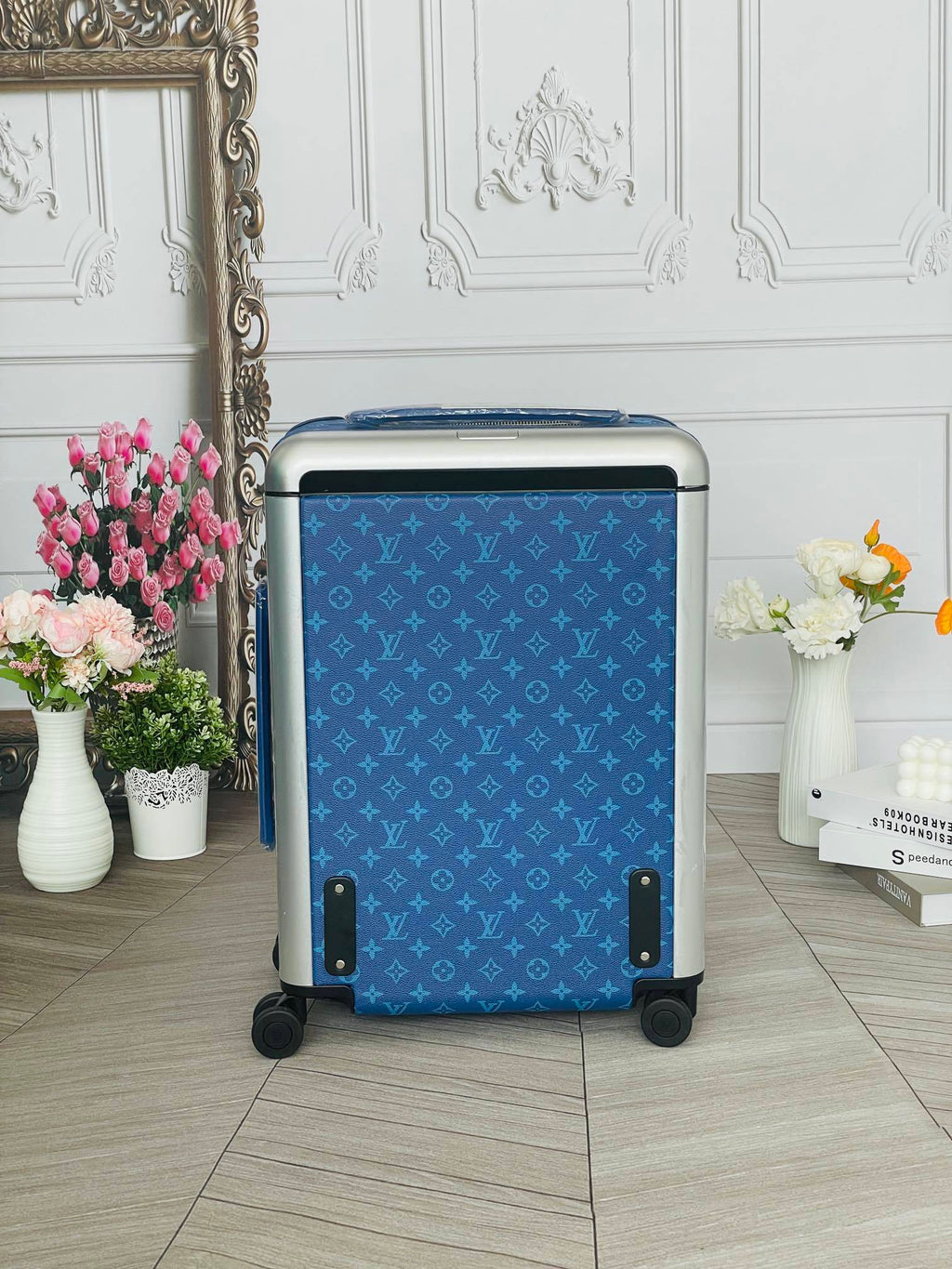 LOUIS VUITTON Horizon Monogram Trolley