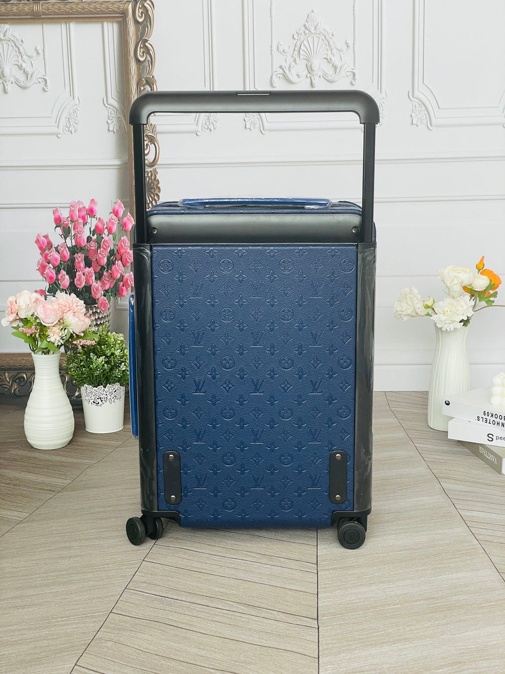 LOUIS VUITTON Horizon Monogram Trolley
