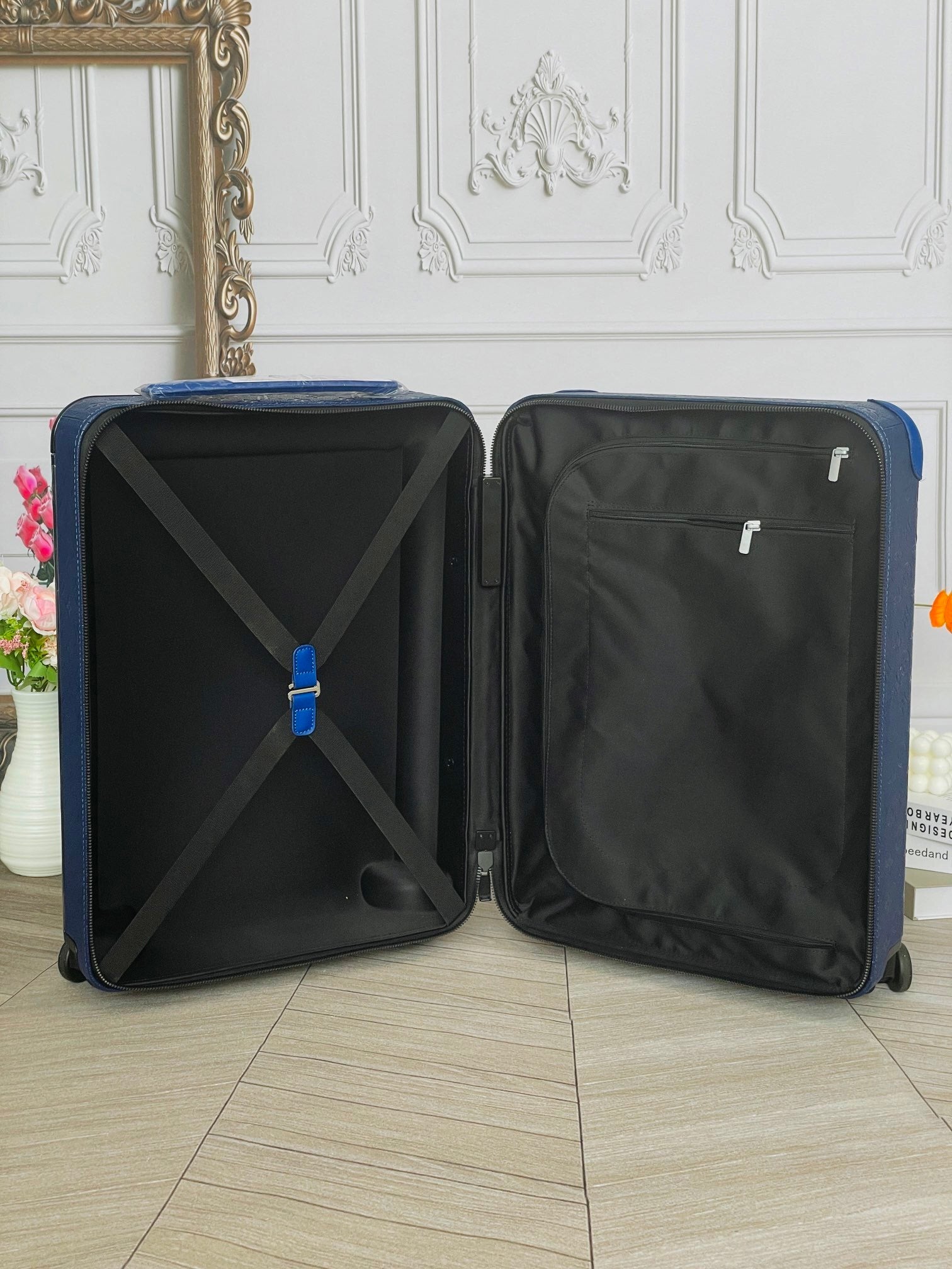 LOUIS VUITTON Horizon Monogram Trolley