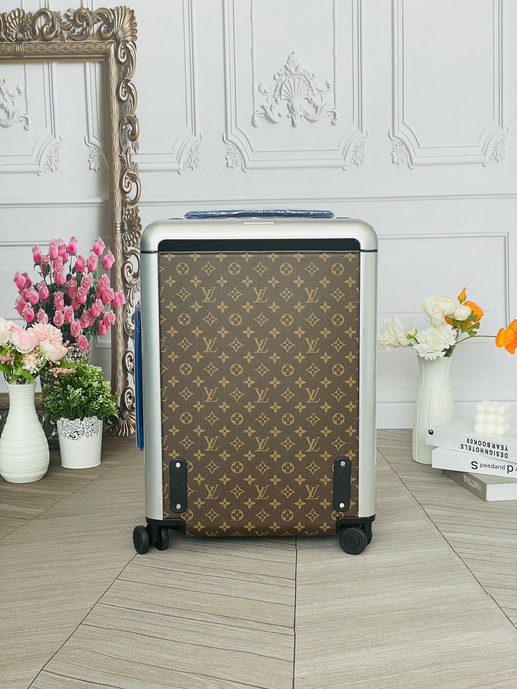 LOUIS VUITTON Horizon Monogram Trolley