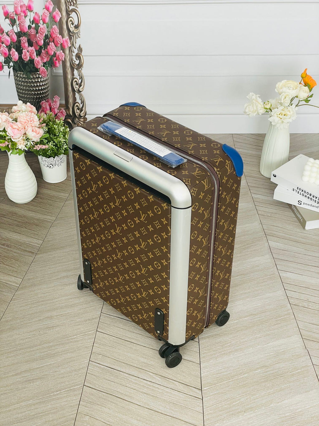 LOUIS VUITTON Horizon Monogram Trolley